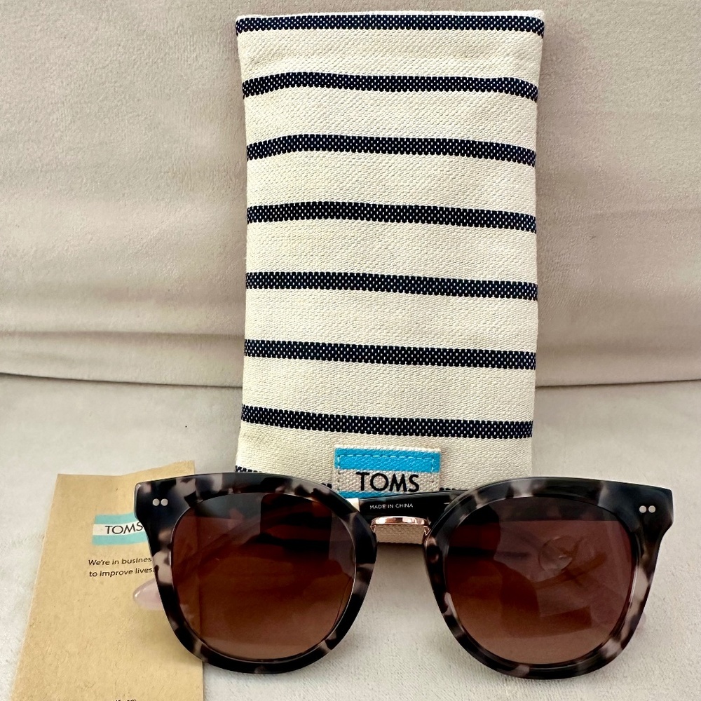 Tom's Cecelia Sunglasses- Vintage Tortoise/Brown Gradient= #10017430